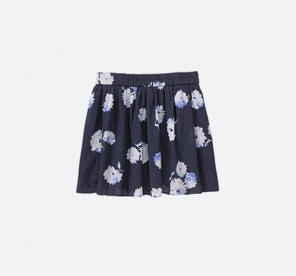 home6--woman-4_w94DT4Wlh