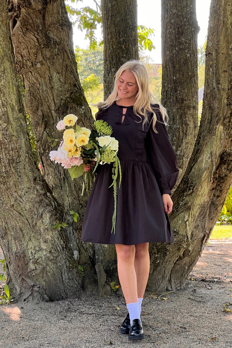 Stories From The Atelier by Copenhagen Shoes - Kjole - AW25 - Dream Dress - Black Stories From The Atelier by Copenhagen Shoes - Kjole - AW25 - Dream Dress - Black