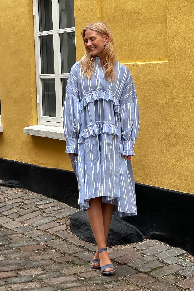 Stories From The Atelier by Copenhagen Shoes - Kjole - Star Dress - SS25 - Light Blue Stories From The Atelier by Copenhagen Shoes - Kjole - Star Dress - SS25 - Light Blue